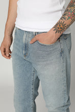 Load image into Gallery viewer, Curtis tapered fit jeans
