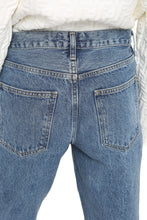 Load image into Gallery viewer, Lyle slim fit jeans

