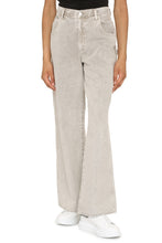 Load image into Gallery viewer, Magda carpenter jeans
