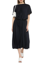 Load image into Gallery viewer, Pleated dress
