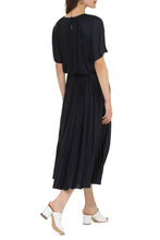 Load image into Gallery viewer, Pleated dress
