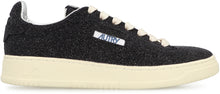 Load image into Gallery viewer, Dallas Low-top sneakers
