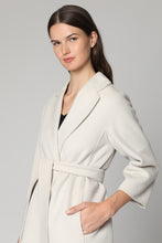 Load image into Gallery viewer, Arona virgin wool coat
