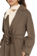 Load image into Gallery viewer, Arona virgin wool coat

