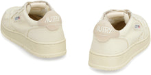 Load image into Gallery viewer, Medalist low-top sneakers
