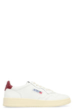 Load image into Gallery viewer, Medalist low-top sneakers
