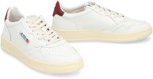 Load image into Gallery viewer, Medalist low-top sneakers
