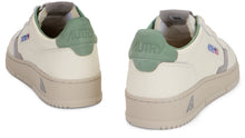 Load image into Gallery viewer, Sneakers Medalist low-top in leather
