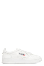 Load image into Gallery viewer, Medalist  leather low-top sneakers
