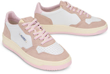 Load image into Gallery viewer, Low-top sneakers Medalist in suede and leather
