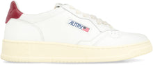 Load image into Gallery viewer, Medalist low-top sneakers

