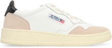 Load image into Gallery viewer, Medalist Low-top sneakers

