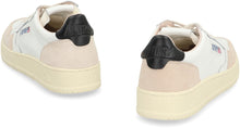 Load image into Gallery viewer, Medalist Low-top sneakers
