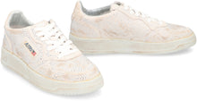 Load image into Gallery viewer, Sneakers low-top Medalist
