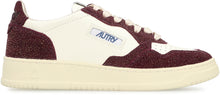Load image into Gallery viewer, Medalist Low-top sneakers
