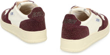 Load image into Gallery viewer, Medalist Low-top sneakers

