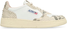 Load image into Gallery viewer, Medalist Low-top sneakers
