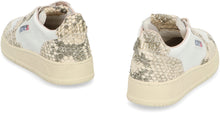 Load image into Gallery viewer, Medalist Low-top sneakers
