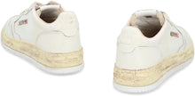 Load image into Gallery viewer, Medalist low-top sneakers
