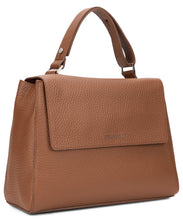 Load image into Gallery viewer, Borsa Sveva Soft Medium Orciani in hammered leather
