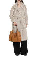 Load image into Gallery viewer, Faux fur coat
