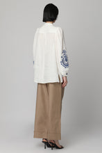 Load image into Gallery viewer, Carnia linen shirt
