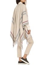 Load image into Gallery viewer, Cavallo wool poncho
