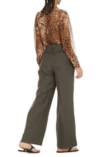 Load image into Gallery viewer, Crêpe blouse
