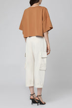 Load image into Gallery viewer, Logo detail cropped t-shirt
