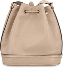 Load image into Gallery viewer, Bucket bag in leather
