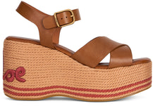 Load image into Gallery viewer, Wedge sandal in leather
