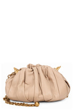 Load image into Gallery viewer, Pleated shoulder bag in leather with chain
