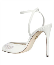 Load image into Gallery viewer, Embroidered leather sandals
