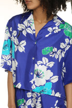 Load image into Gallery viewer, Floral print silk shirt
