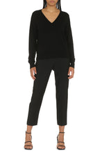 Load image into Gallery viewer, Fine-knit sweater
