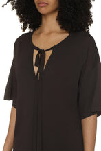 Load image into Gallery viewer, Knit blouse
