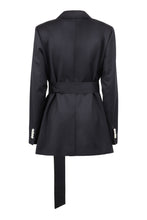 Load image into Gallery viewer, Wool single-breasted blazer
