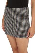 Load image into Gallery viewer, Wool mini skirt
