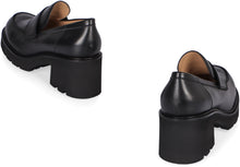 Load image into Gallery viewer, Leather moccasins
