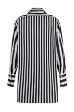 Load image into Gallery viewer, Striped cotton shirtdress
