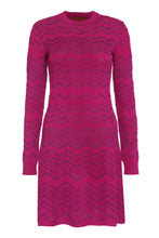 Load image into Gallery viewer, Chevron-motif knitted dress
