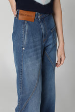 Load image into Gallery viewer, Wide-leg jeans
