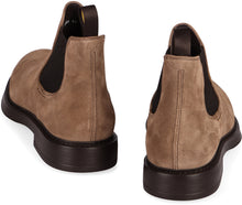 Load image into Gallery viewer, Suede Chelsea boots
