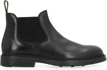 Load image into Gallery viewer, Leather Chelsea boots
