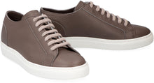 Load image into Gallery viewer, Leather low-top sneakers
