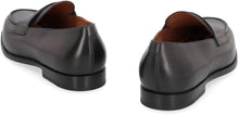 Load image into Gallery viewer, Leather loafers

