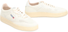Load image into Gallery viewer, Medalist Easeknit Low-top sneakers
