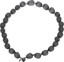 Load image into Gallery viewer, Necklace with resin pearls
