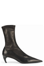 Load image into Gallery viewer, Boots in leather

