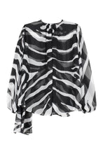 Load image into Gallery viewer, Printed silk blouse
